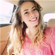 Laureata con il massimo dei voti in  Filologia moderna , presso l'Università degli studi di Salerno.Dopo la laurea,presso la Camera dei deputati, ho ricevuto dalla Fondazione Italia-Usa il premio  America giovani  per il talento universitario : un riconos